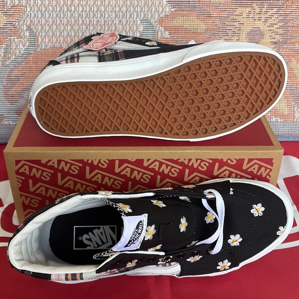 Vans WMNS Sk8-Hi
Floral Plaid Patchwork
VN0A7Q5NUUW
 sneakers - Picture 4 of 16